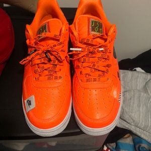 Air Force 1 “just do it”